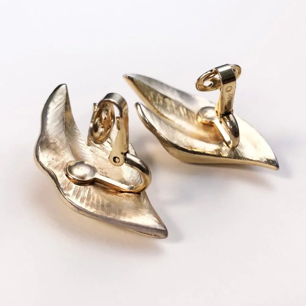 Gold leaf earrings clip on, signed Crown Trifari matt gold tone leaves earrings